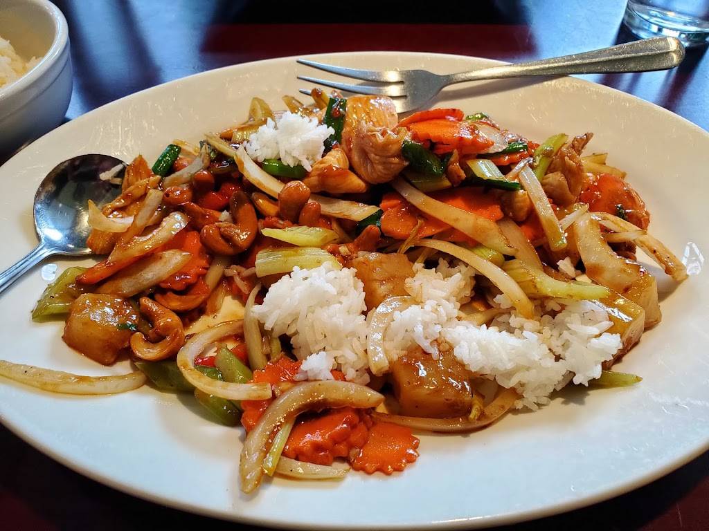 Sno Thai Restaurant | restaurant | 7713 Center Blvd SE #150, Snoqualmie, WA 98065, USA | 4253965550 OR +1 425-396-5550