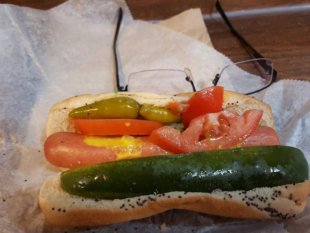 H Dog | restaurant | 36 US-41, Schererville, IN 46375, USA | 2193226382 OR +1 219-322-6382