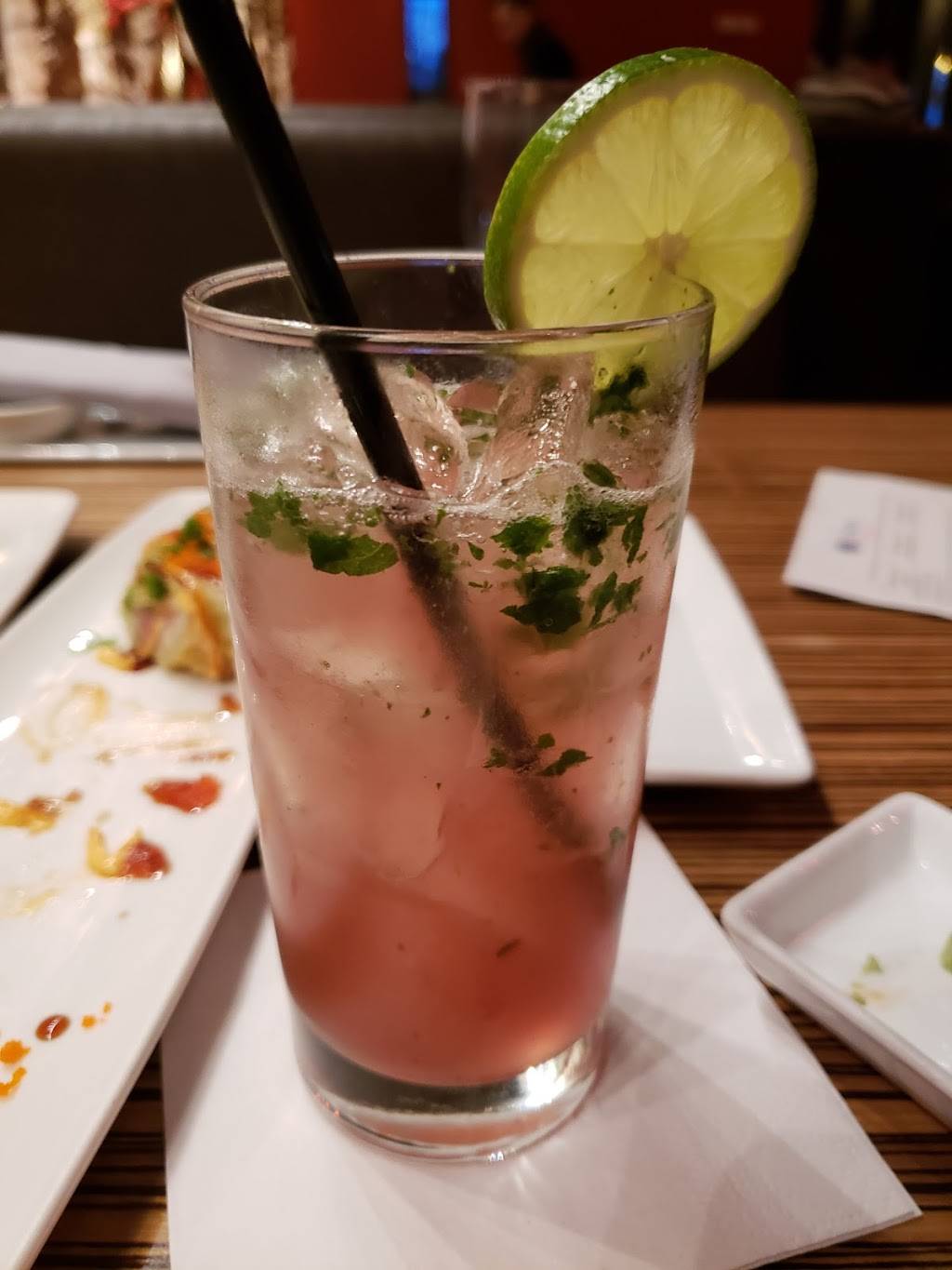 Soma Sushi | restaurant | 4820 Washington Ave, Houston, TX 77007, USA | 7138612726 OR +1 713-861-2726