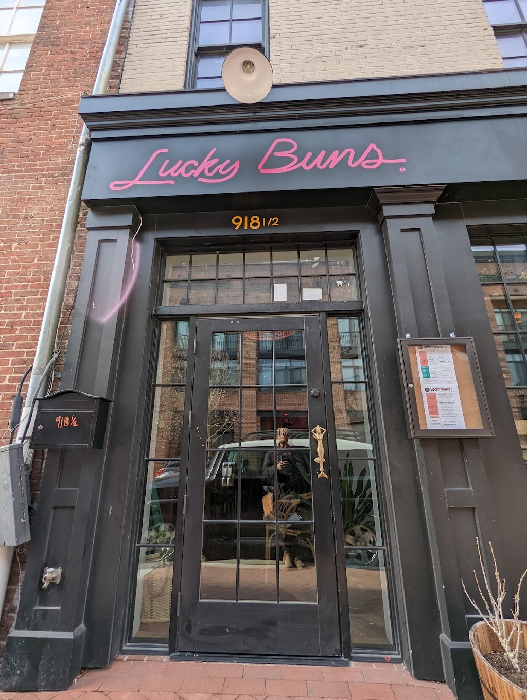 Lucky Buns | restaurant | 918 1/2 S Wolfe St, Baltimore, MD 21231, USA | 4434383916 OR +1 443-438-3916