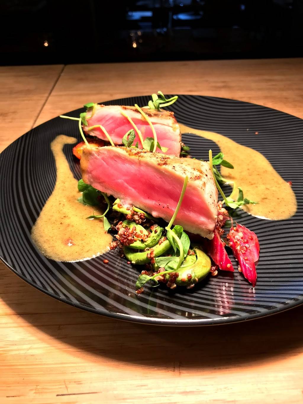 Racines Bistro Bar a Vin | restaurant | 741 Boulevard des Seigneurs, Terrebonne, QC J6W 1T5, Canada | 4504712577 OR +1 450-471-2577