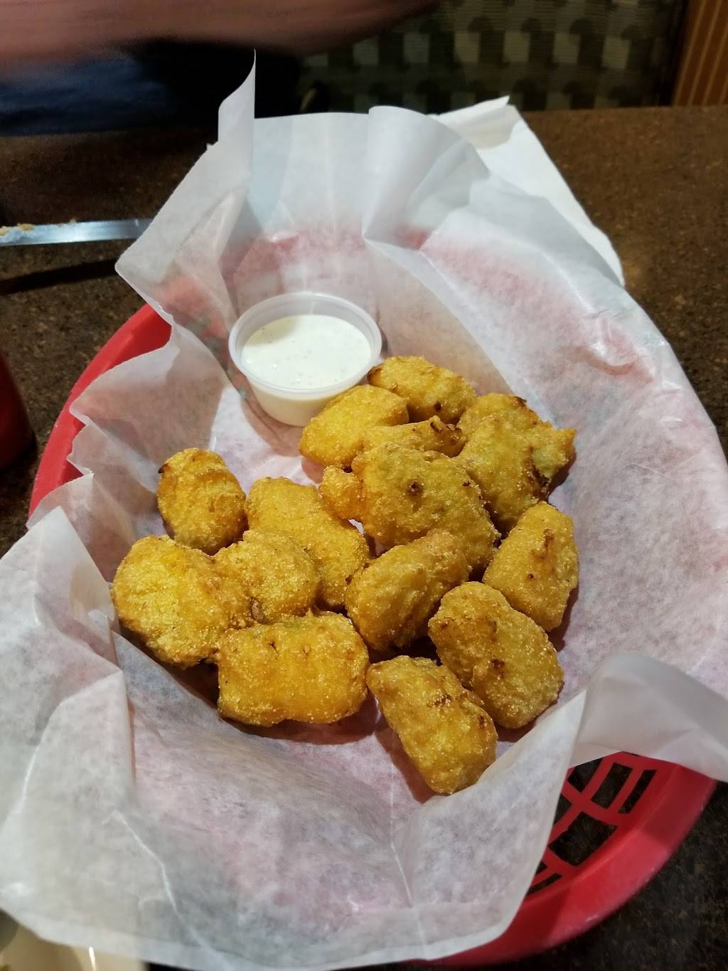 The Hutt Bar & Grill | restaurant | 250 SOUTH US-71, Arnolds Park, IA 51331, USA | 7123328074 OR +1 712-332-8074