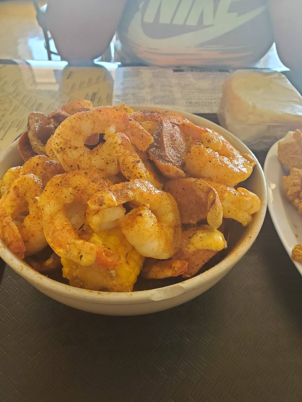 Charlie Ds & Son Catfish | restaurant | 600 E 99th St, Kansas City, MO 64131, USA | 8169423000 OR +1 816-942-3000