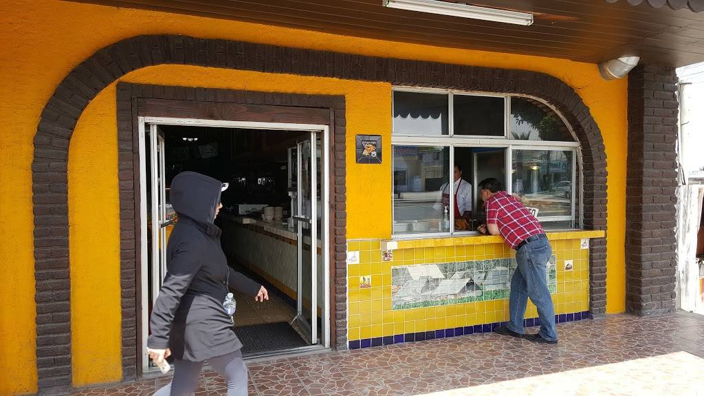 Carnitas Michoacan | restaurant | Blvd. Benito Juárez 291, Predios Urbanos, 22710 Rosarito, B.C., Mexico | 016616121062 OR +52 661 612 1062