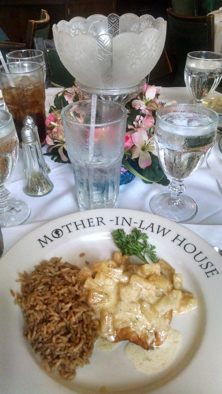 Mother In Law House | restaurant | 500 S Main St, St Charles, MO 63301, USA | 6369469444 OR +1 636-946-9444