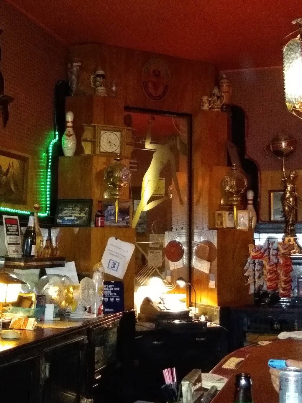 Heines Famous Pizza LLC | restaurant | Center St, Horicon, WI 53032, USA | 9203862181 OR +1 920-386-2181