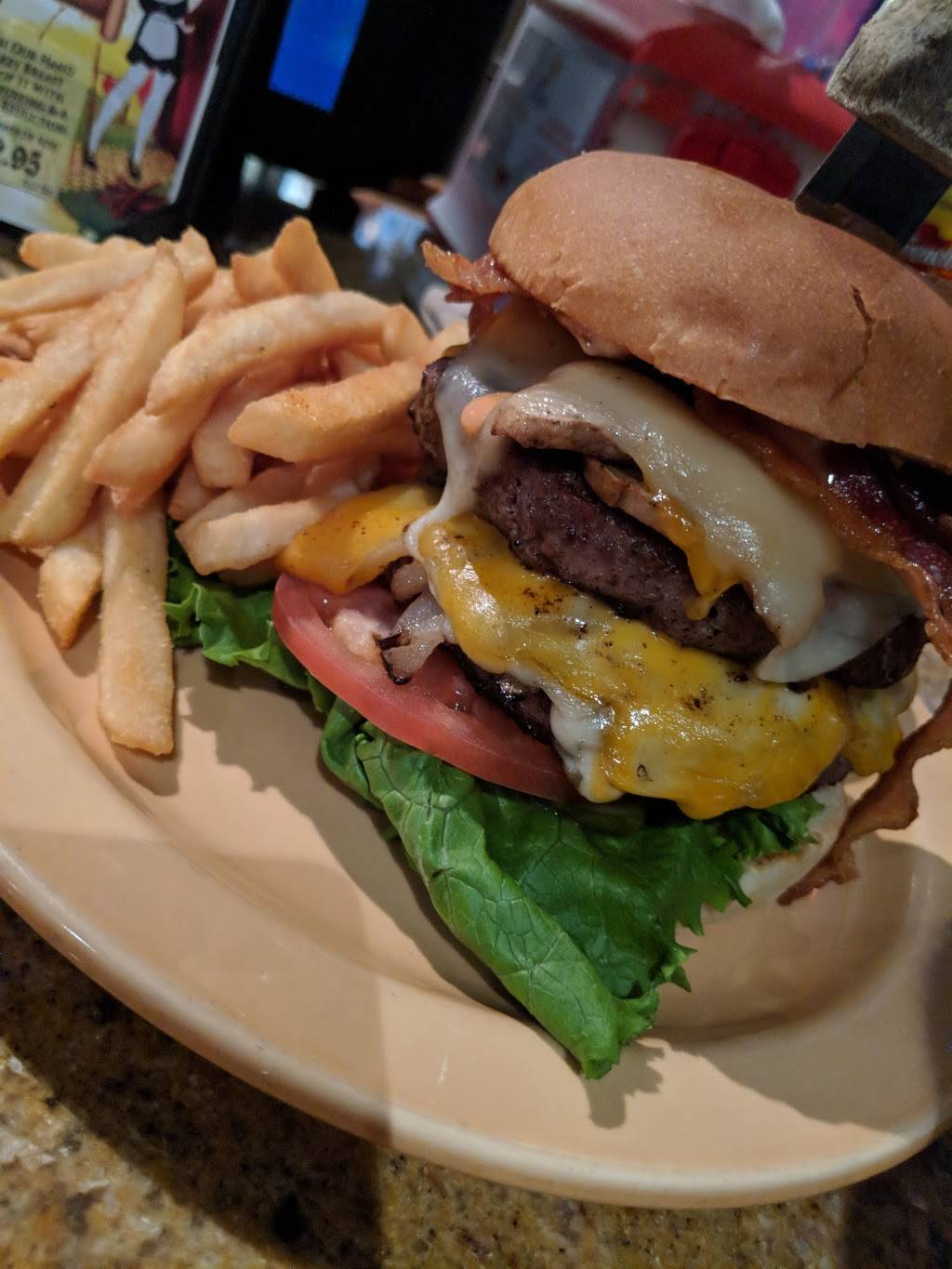 Hamburger Mary’s | restaurant | 28910 US-19, Clearwater, FL 33761, USA | 7274006996 OR +1 727-400-6996