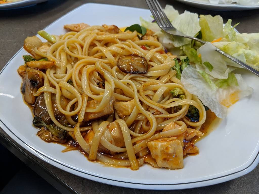 Dining Hall West | restaurant | 800 W Campbell Rd, Richardson, TX 75080, USA | 9728836248 OR +1 972-883-6248