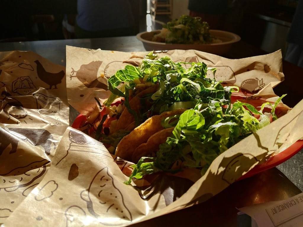 Chipotle Mexican Grill | restaurant | 401 Commerce Dr, Victor, NY 14564, USA | 5857422192 OR +1 585-742-2192