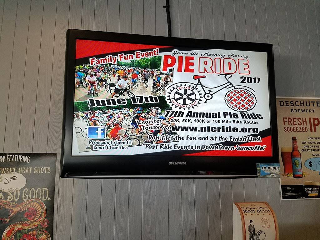 Mos Taasbag | restaurant | 2339 Milton Ave, Janesville, WI 53545, USA | 6087545667 OR +1 608-754-5667