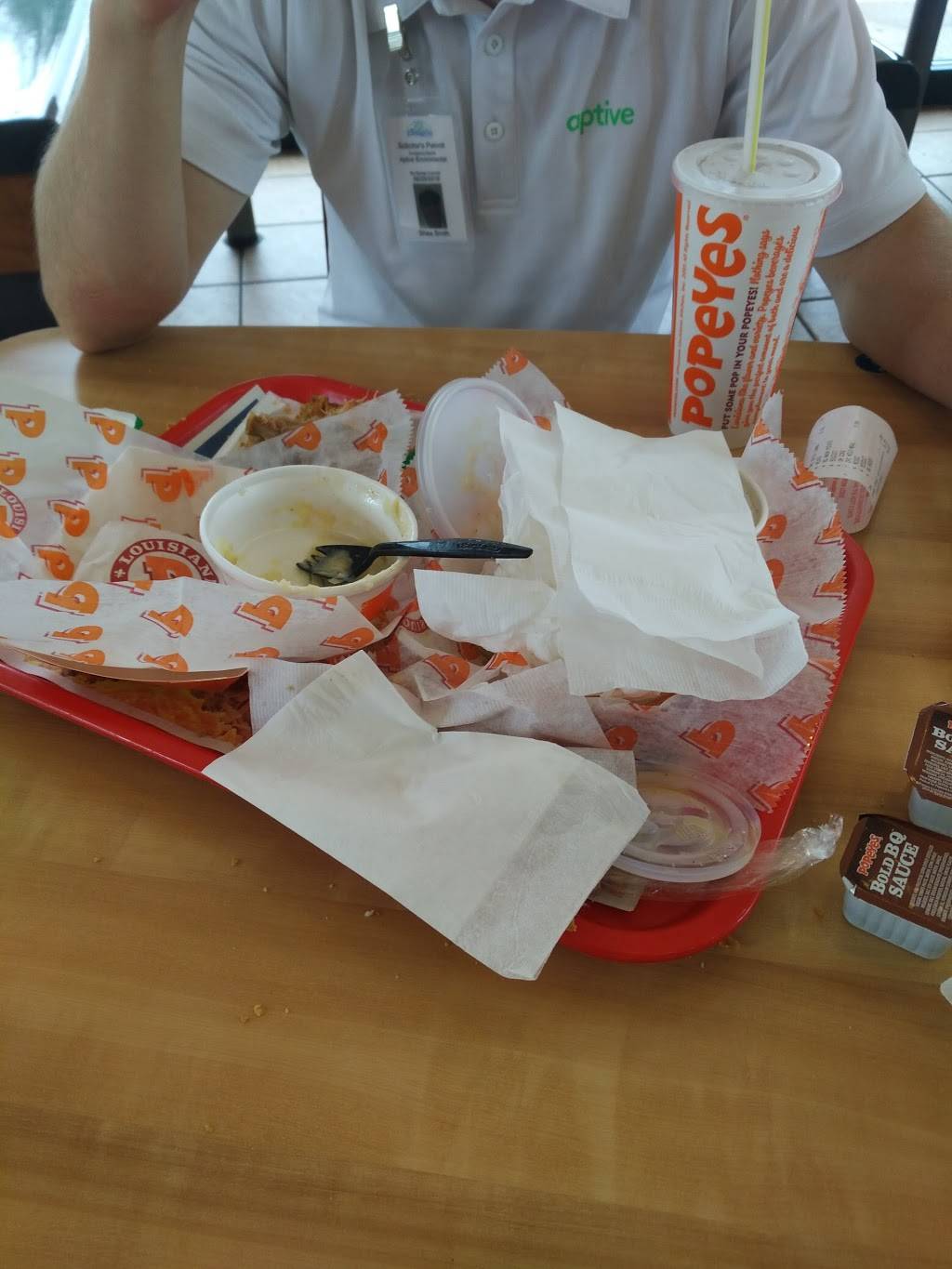 Popeyes Louisiana Kitchen | restaurant | 290 E Round Grove Rd, Lewisville, TX 75067, USA | 9723152322 OR +1 972-315-2322