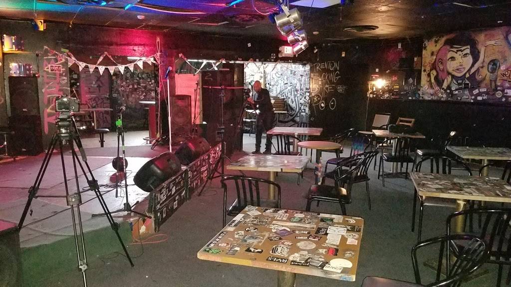 Championship Bar & Music | restaurant | 931 Chambers St #3705, Trenton, NJ 08611, USA | 6093947437 OR +1 609-394-7437