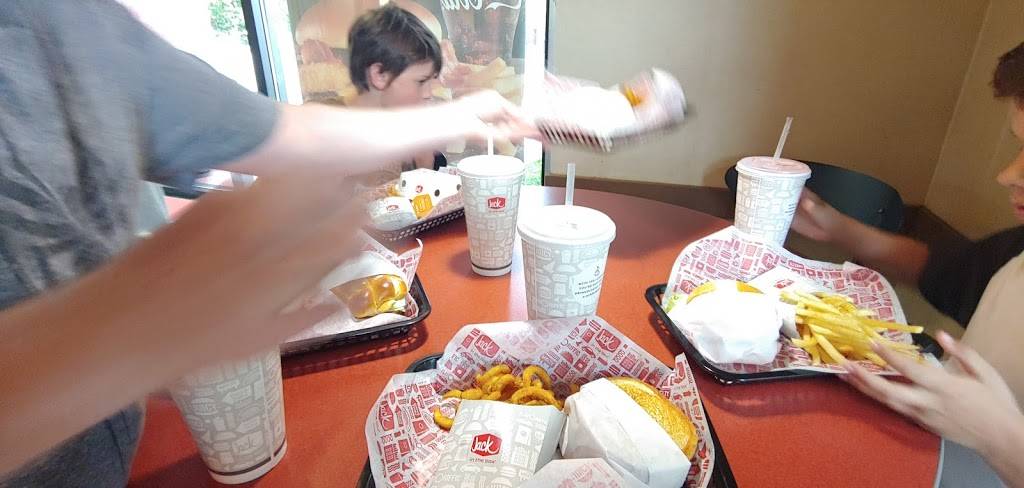 Jack in the Box | restaurant | 22633 Marine View Dr S, Des Moines, WA 98198, USA | 2068700995 OR +1 206-870-0995