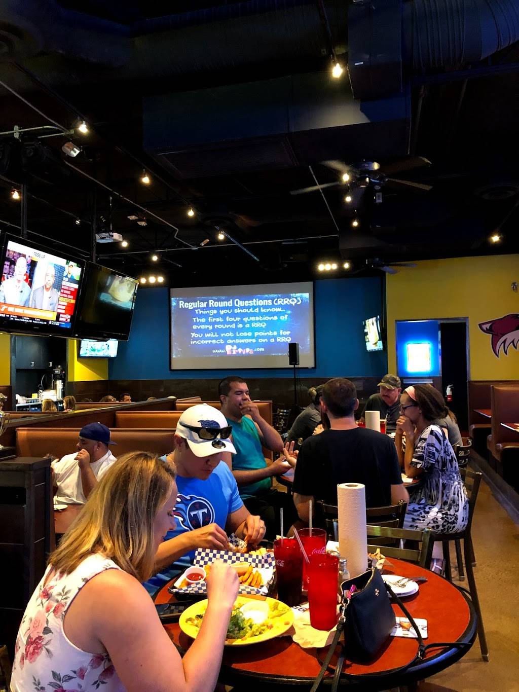 Bootys Wings Burgers & Beer | restaurant | 13375 W McDowell Rd Suite #101, Goodyear, AZ 85395, USA | 6234404739 OR +1 623-440-4739