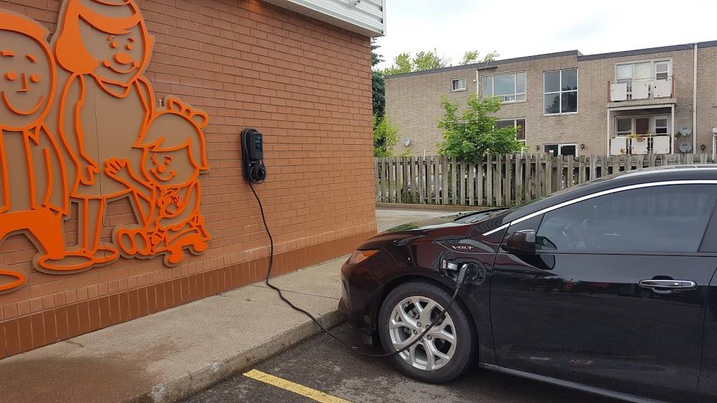 A&W Canada | restaurant | 239 St. Catherines St, Smithville, ON L0R 2A0, Canada | 2898007637 OR +1 289-800-7637