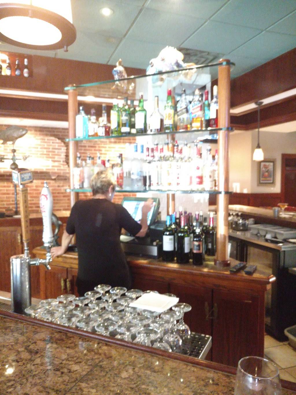 Gallos Seafood | restaurant | 8101 Roosevelt Blvd, Philadelphia, PA 19152, USA | 2153330484 OR +1 215-333-0484