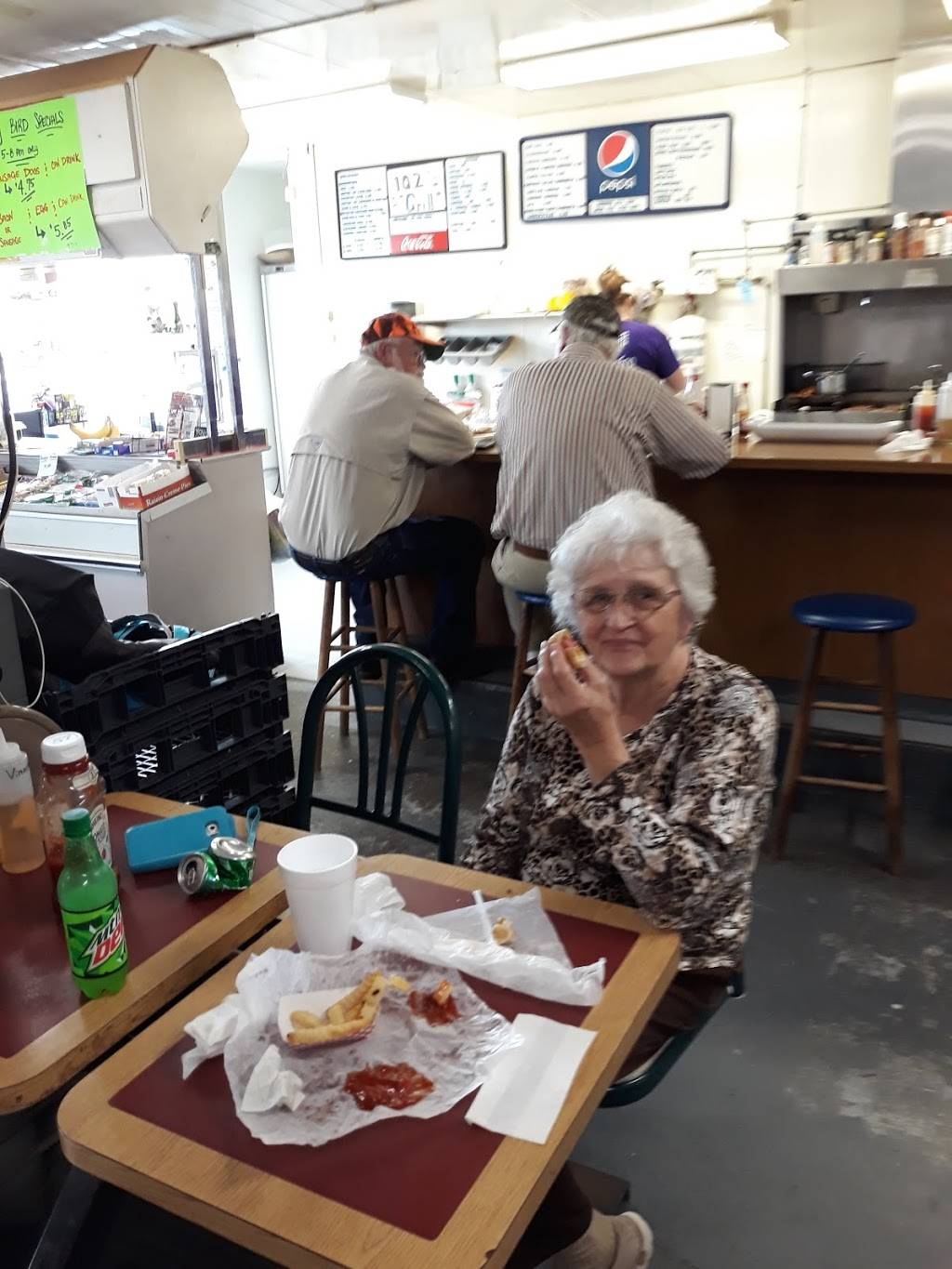 102 Grill | restaurant | 2146 NC-102, Ayden, NC 28513, USA | 2527464609 OR +1 252-746-4609