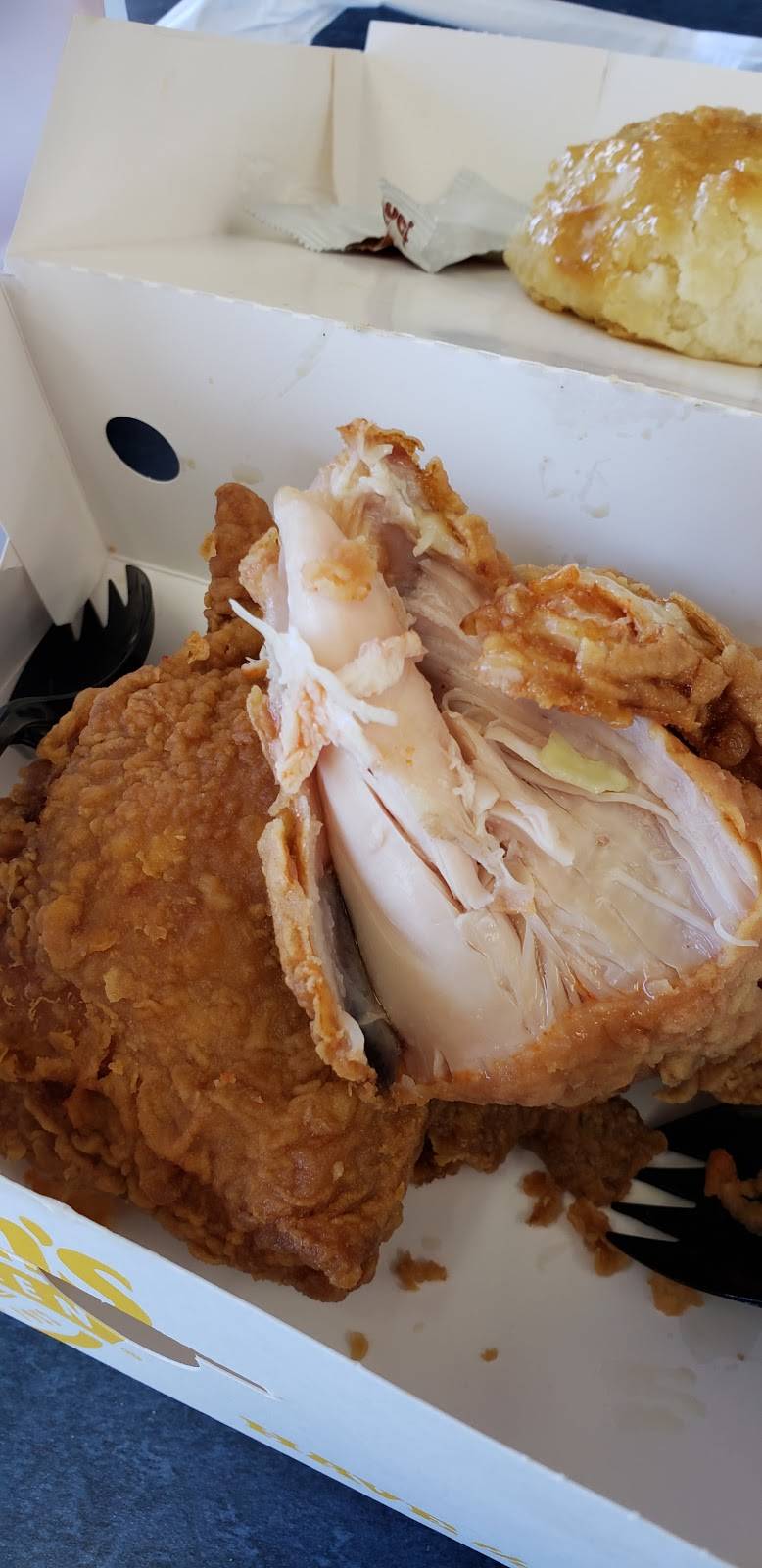 Churchs Chicken | restaurant | 7060 Michigan Ave, Detroit, MI 48210, USA | 3138433788 OR +1 313-843-3788