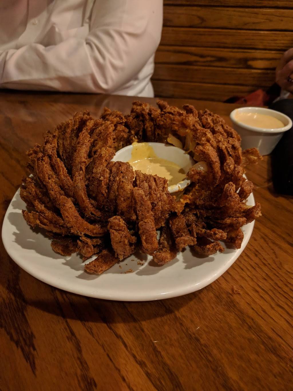 Outback Steakhouse | restaurant | 111 Howell Rd, New Bern, NC 28562, USA | 2526729394 OR +1 252-672-9394