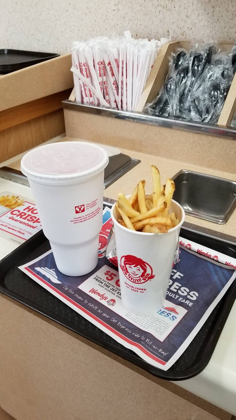 Wendys | restaurant | 1301 W Chicago Blvd, Tecumseh, MI 49286, USA | 5174235644 OR +1 517-423-5644