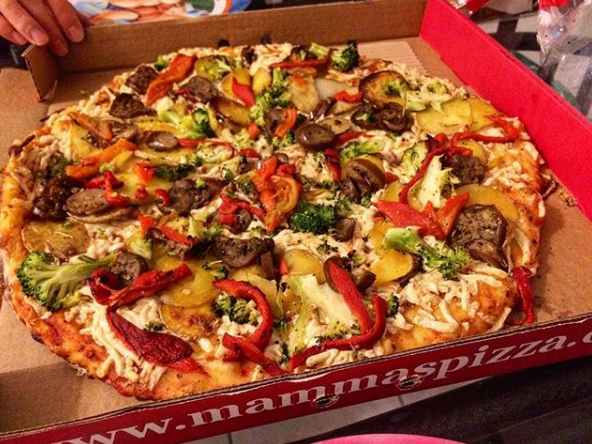 Mammas Pizza | restaurant | 2118 Queen St E, Toronto, ON M4E 1E2, Canada | 4166900707 OR +1 416-690-0707