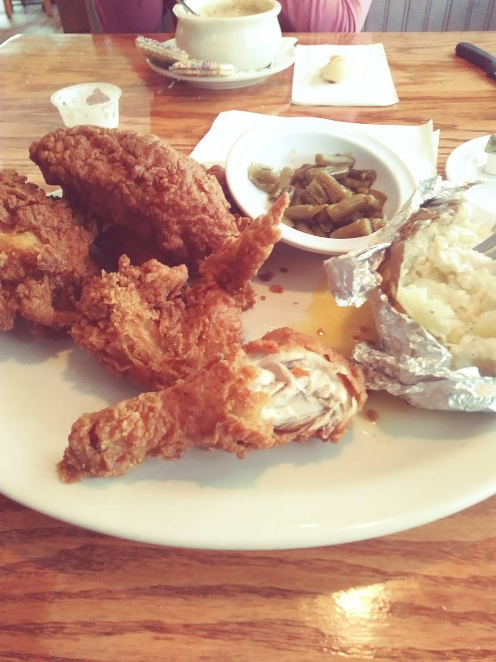 Alices - A Family Restaurant | restaurant | 2909 Eastern Blvd, Baltimore, MD 21220, USA | 4106872222 OR +1 410-687-2222