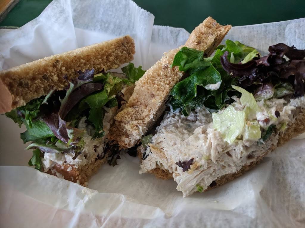 Riverfront Pizza & Deli | restaurant | 6281 River Rd, Glen Arbor, MI 49636, USA | 2313343876 OR +1 231-334-3876