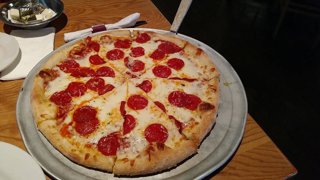 Luigis Italian Cafe | restaurant | 1615 State Hwy 50, Commerce, TX 75428, USA | 9038862000 OR +1 903-886-2000