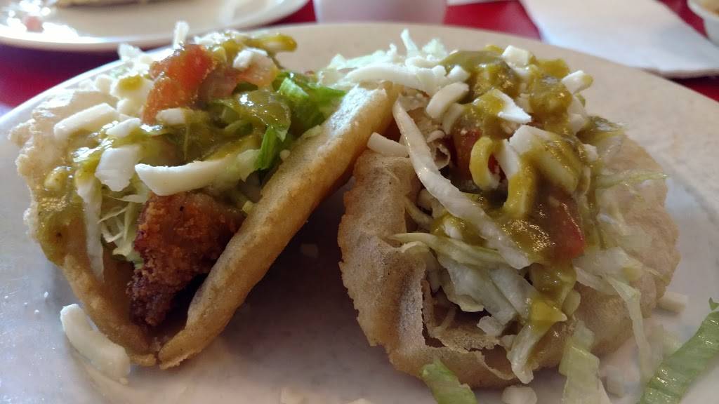 Jesmas Mexican Foods | restaurant | 1722 Rigsby Ave, San Antonio, TX 78210, USA | 2103371938 OR +1 210-337-1938