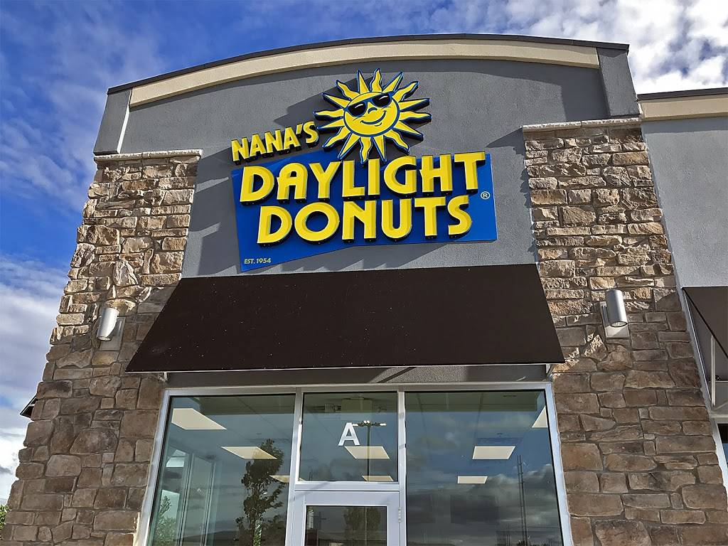 Nanas Daylight Donuts | restaurant | 2245 Sheek Rd Suite A, Greenwood, IN 46143, USA | 3173609988 OR +1 317-360-9988