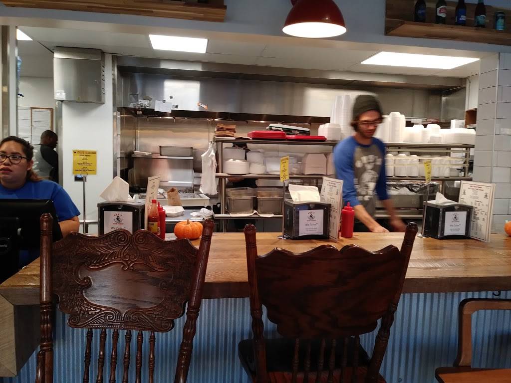 Guss World Famous Fried Chicken | restaurant | 509 S Glenoaks Blvd, Burbank, CA 91502, USA | 7472313990 OR +1 747-231-3990