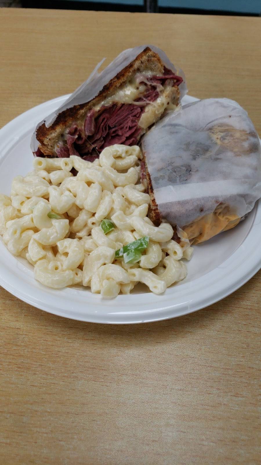 Grace Deli | restaurant | 77 Howells Rd, Bay Shore, NY 11706, USA | 6316474140 OR +1 631-647-4140