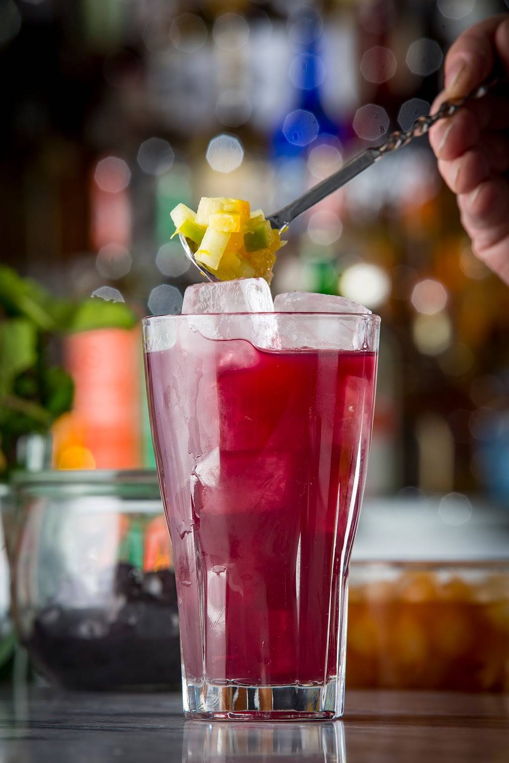 Broken English Taco Pub | restaurant | 1400 N Wells St, Chicago, IL 60610, USA | 3129517667 OR +1 312-951-7667