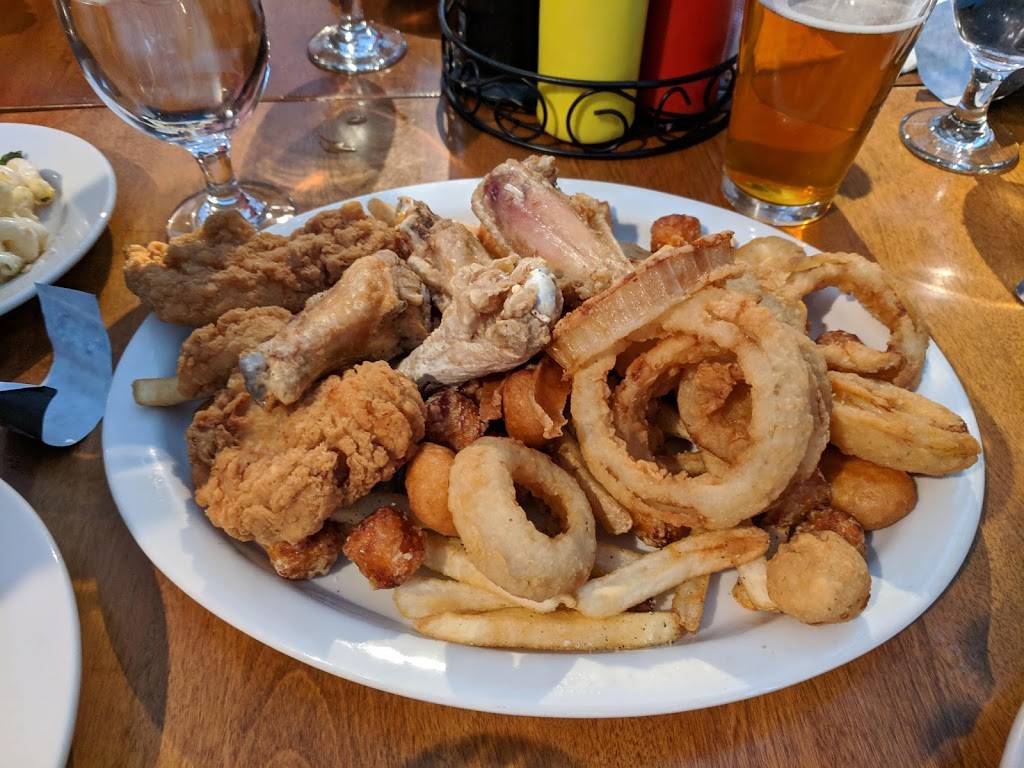 Shipyard Brew Haus - Sugarloaf | restaurant | 5000 Commons Circle, Carrabassett Valley, ME 04947, USA | 2072376834 OR +1 207-237-6834