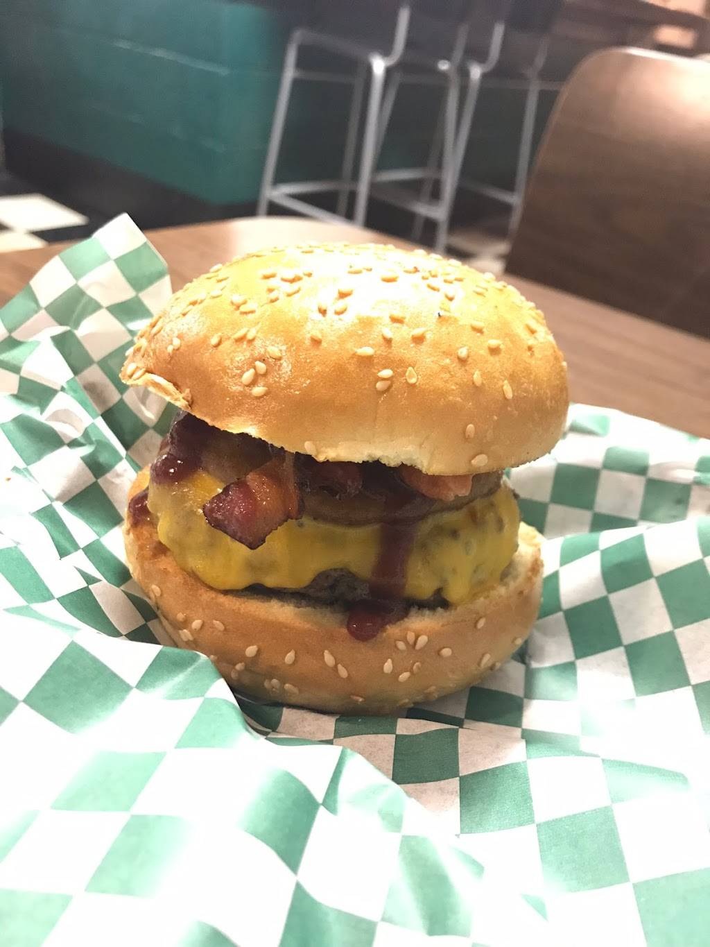 BIGGIE BURGER | restaurant | 512 N Cloverdale Blvd, Cloverdale, CA 95425, USA | 7076695090 OR +1 707-669-5090