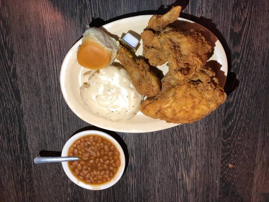 McCalls Tavern | restaurant | 997 Alverez Ave, Lady Lake, FL 32159, USA | 3527509441 OR +1 352-750-9441