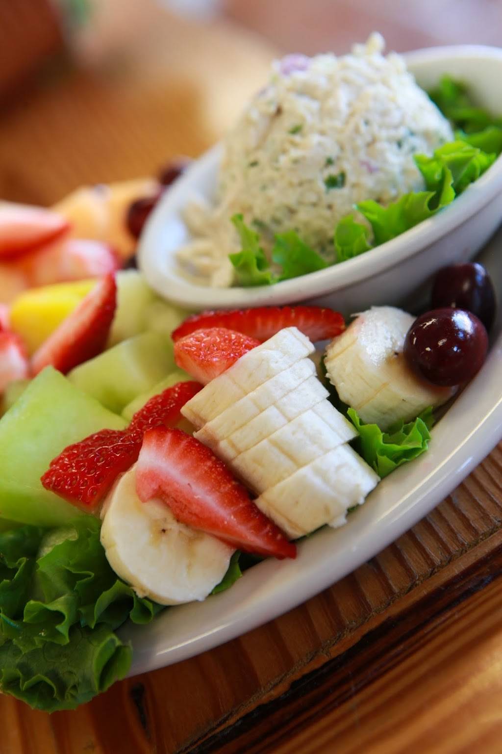 Peachs Restaurant - Creekwood | restaurant | 7315 52nd Pl E, Bradenton, FL 34203, USA | 9417523366 OR +1 941-752-3366