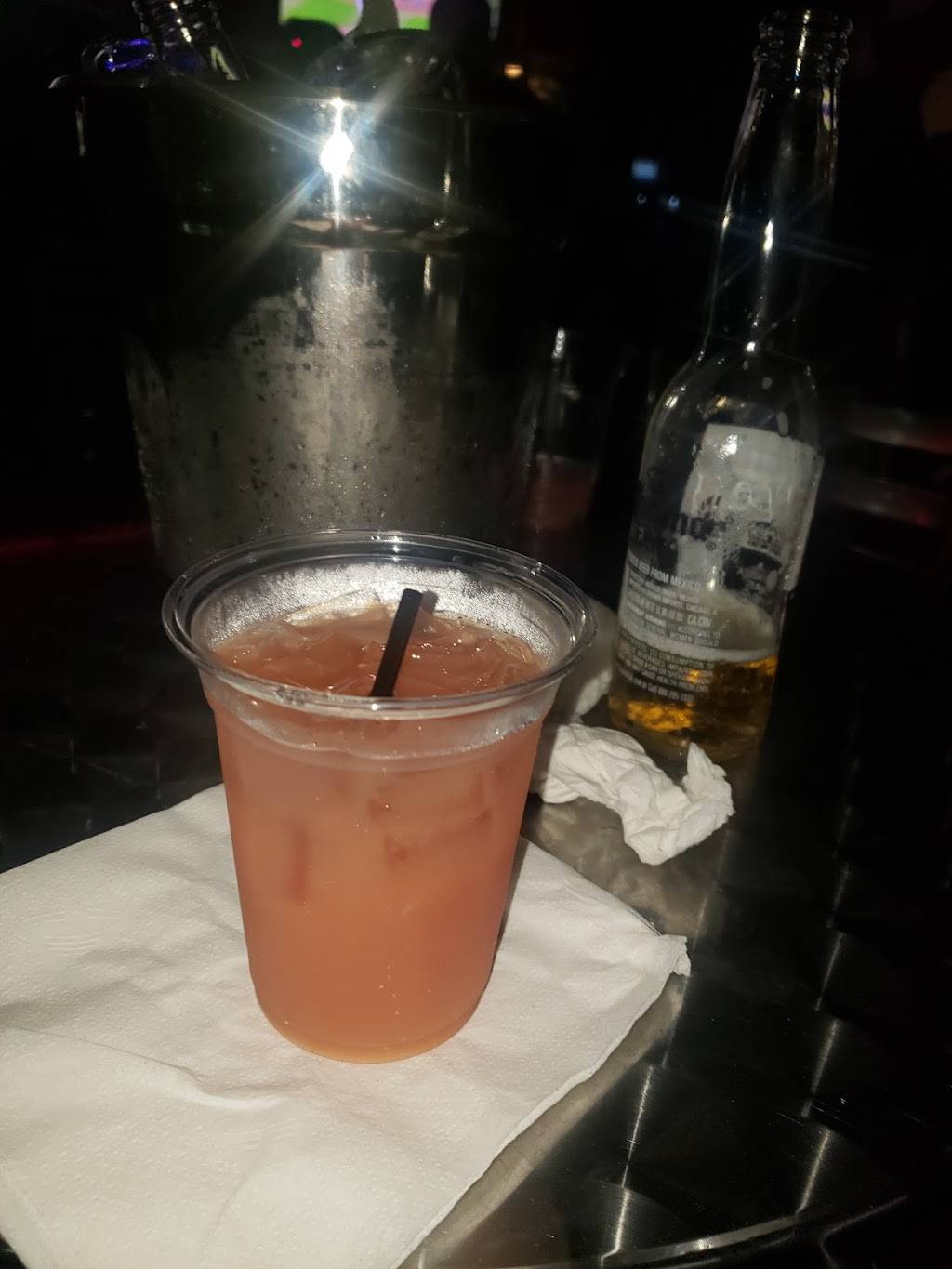 Malecon Bar & Restaurante | restaurant | 137 Chestnut St, Springfield, MA 01104, USA | 4132858407 OR +1 413-285-8407