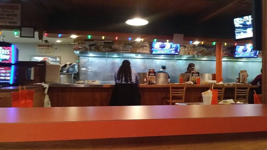 Hooters | restaurant | 17060 Torrence Ave, Lansing, IL 60438, USA | 7088890446 OR +1 708-889-0446