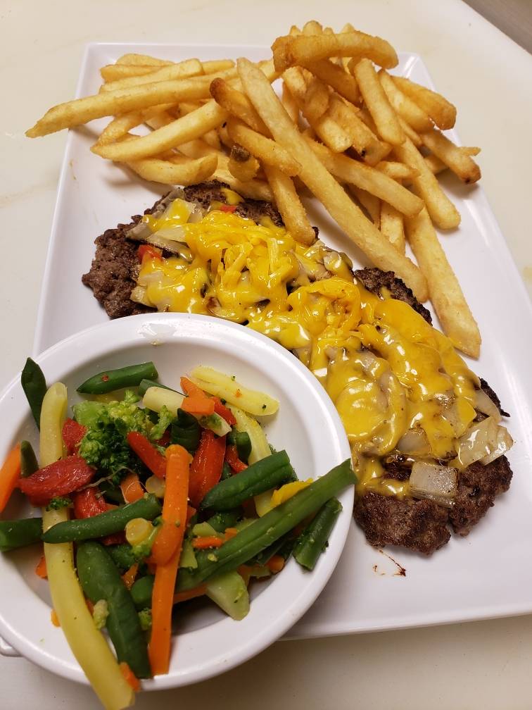 Red Apple Cafe | restaurant | 3001 N Oakwood Ave, Muncie, IN 47304, USA | 7656097606 OR +1 765-609-7606