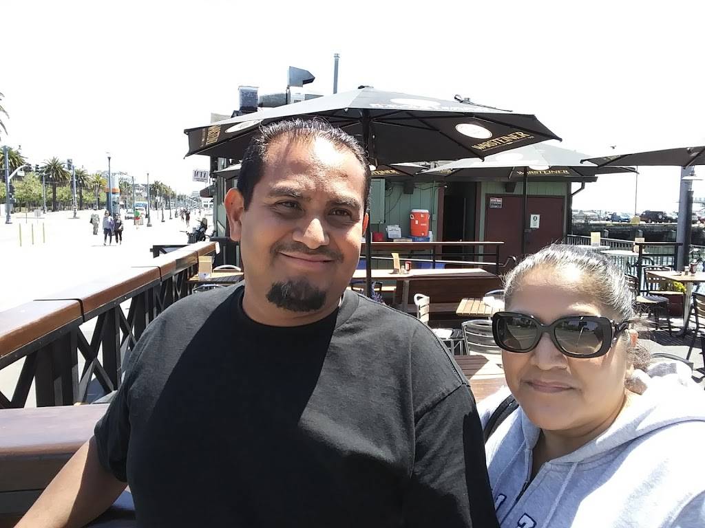 Hi Dive Bar | restaurant | 501 The Embarcadero, San Francisco, CA 94105, USA | 4159770170 OR +1 415-977-0170