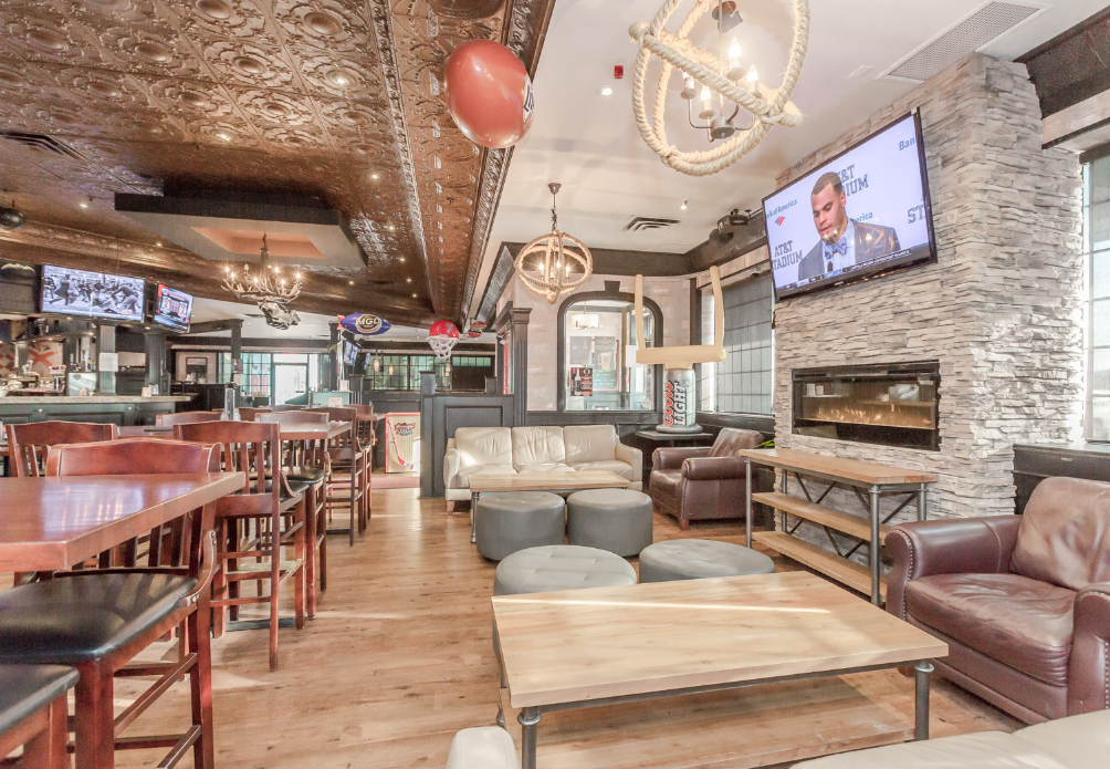 The Bull Pub And Grill | restaurant | 2800 Skymark Ave, Mississauga, ON L4W 5A6, Canada | 9052127711 OR +1 905-212-7711