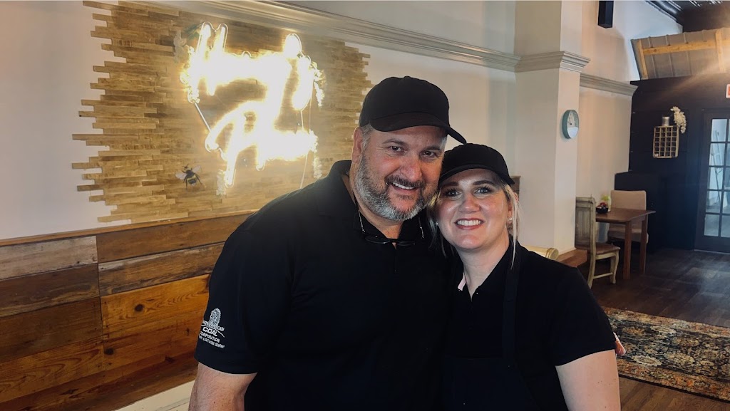 Honey’s Place | restaurant | 135 N Madison St, Kosciusko, MS 39090, USA | 6625168072 OR +1 662-516-8072