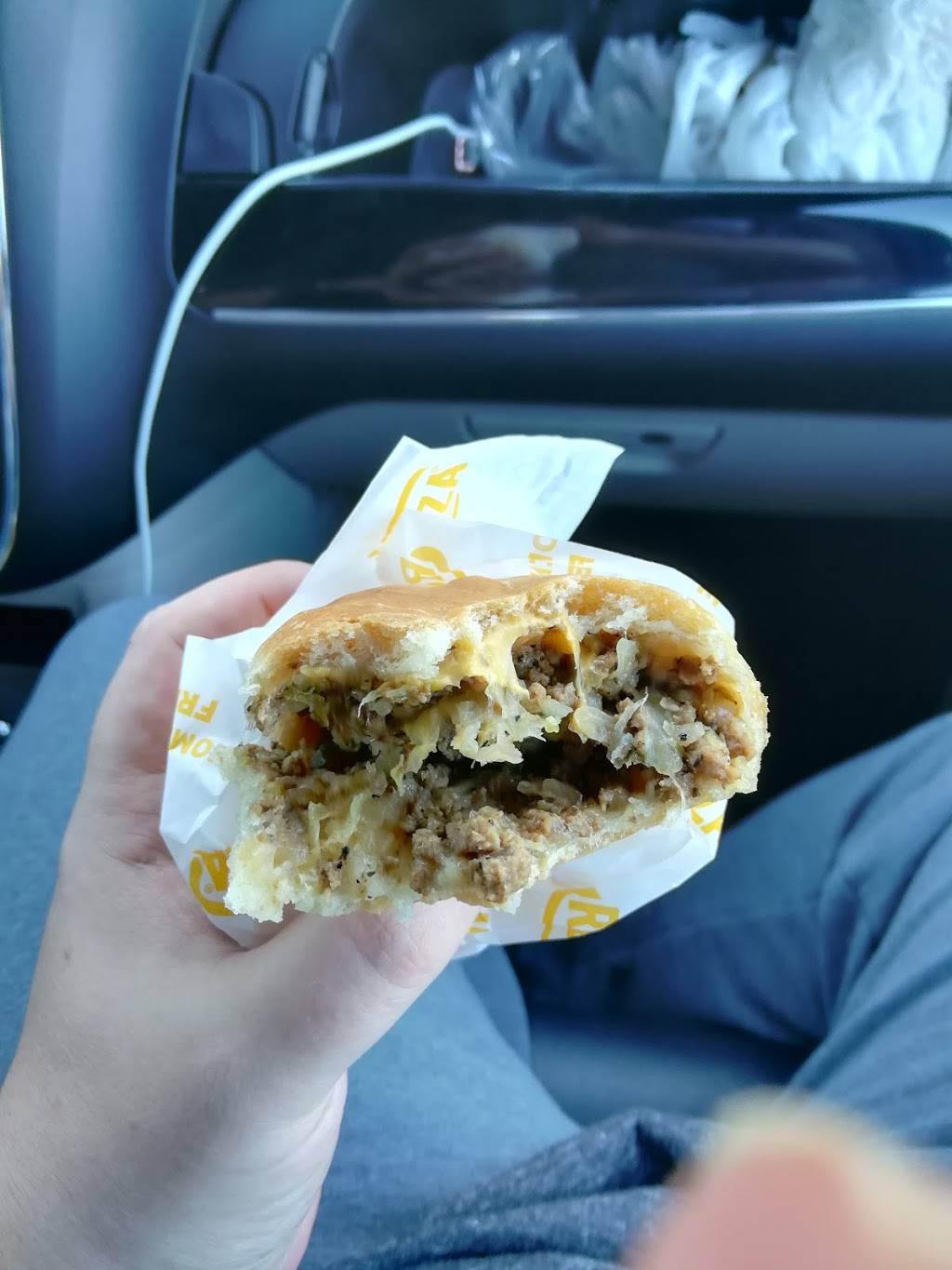 Runza Restaurant | restaurant | 610 W O St, Lincoln, NE 68528, USA | 4024761189 OR +1 402-476-1189