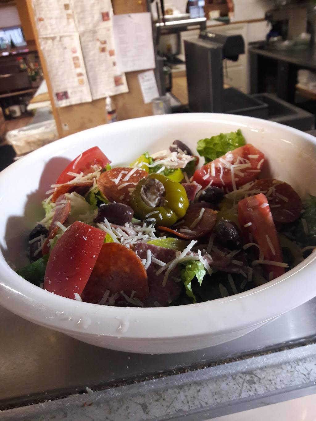 Peppinos Ristorante Italiano | restaurant | 7694, 100 Carrigan Ave, Oviedo, FL 32765, USA | 4073654774 OR +1 407-365-4774