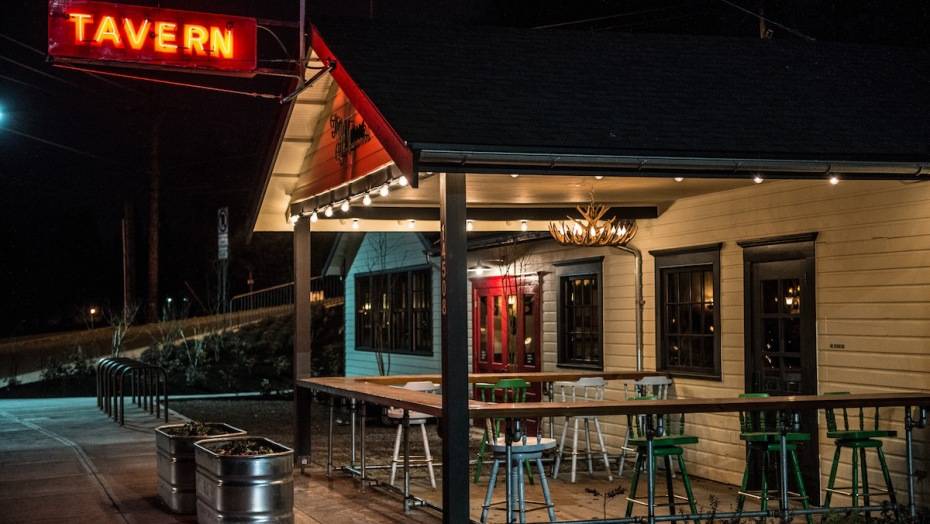 Hollywood Tavern | restaurant | 14501 Redmond-Woodinville Rd NE, Woodinville, WA 98072, USA | 4254817703 OR +1 425-481-7703