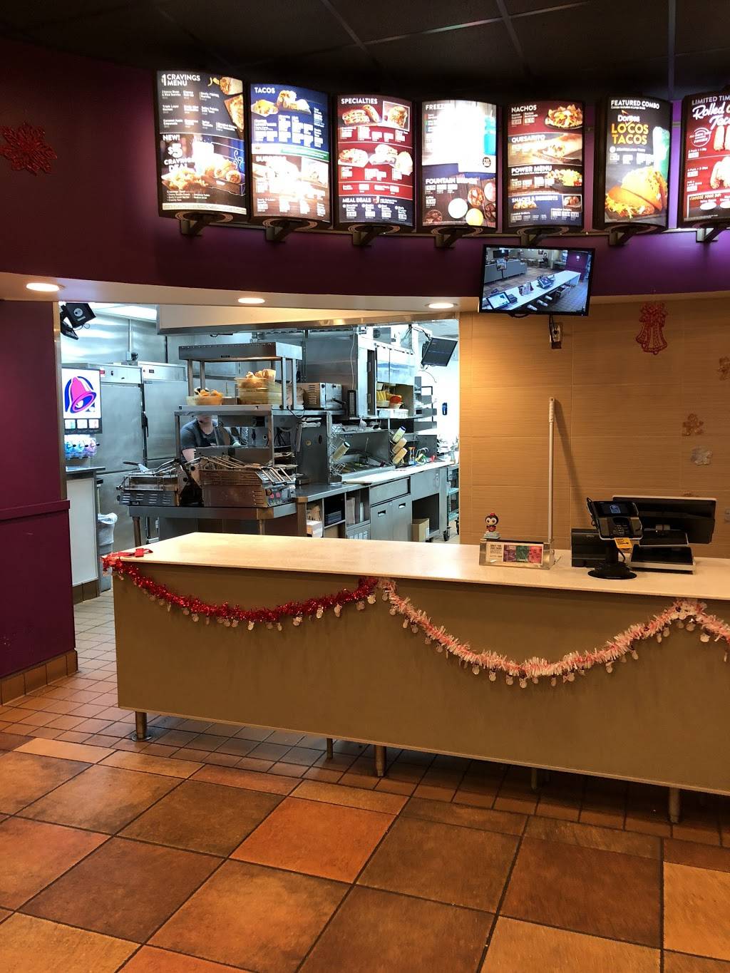 Taco Bell | meal takeaway | 495 E Wetmore Rd, Tucson, AZ 85705, USA | 5208873070 OR +1 520-887-3070