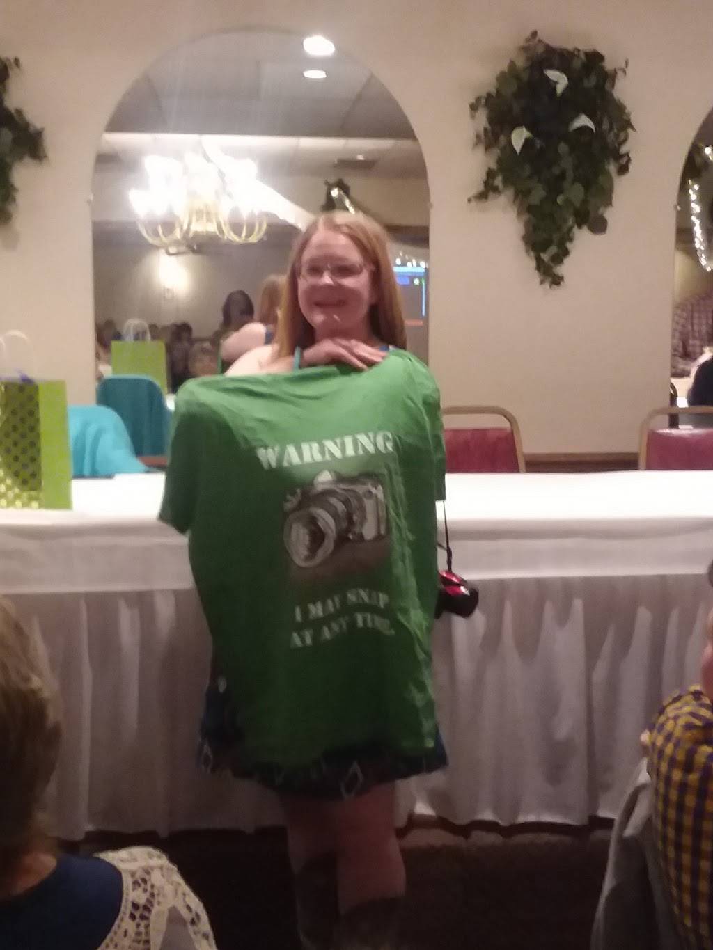 Sorrento Restaurant & Banquet Hall | restaurant | 2488 Parkman Rd NW, Warren, OH 44485, USA | 3303934076 OR +1 330-393-4076