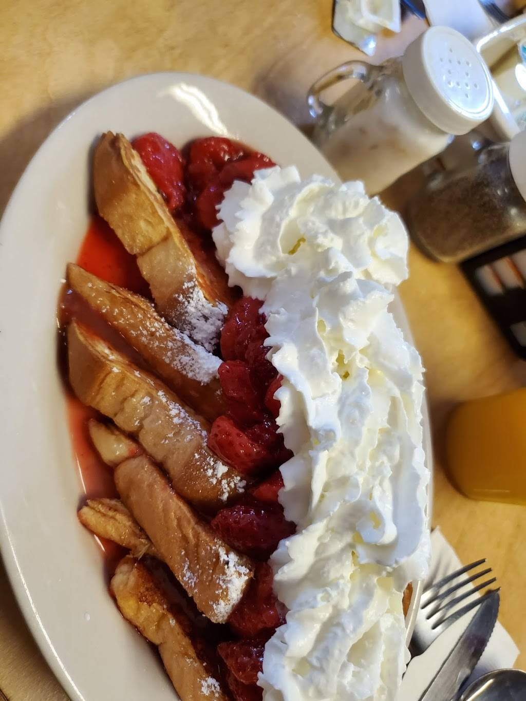 Looney Moose Cafe | cafe | 9 Main St, Stratton, ME 04982, USA | 2072467932 OR +1 207-246-7932