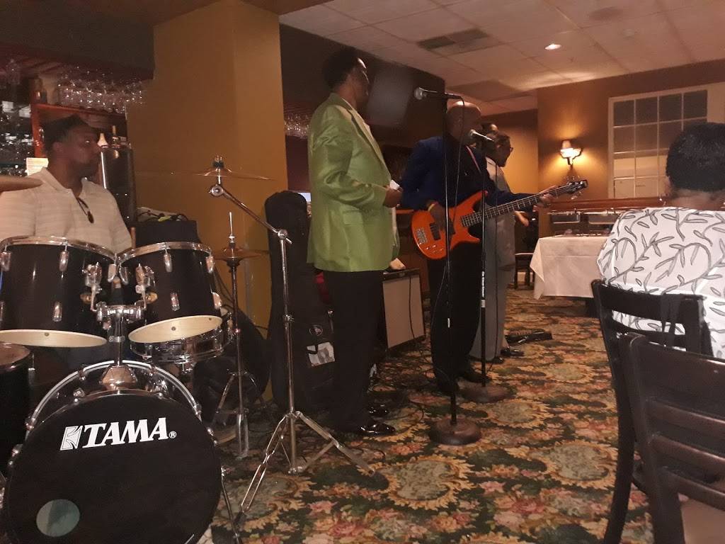 Darcys Village Pub | restaurant | 1203, 97 Willard St, Quincy, MA 02169, USA | 6174729213 OR +1 617-472-9213